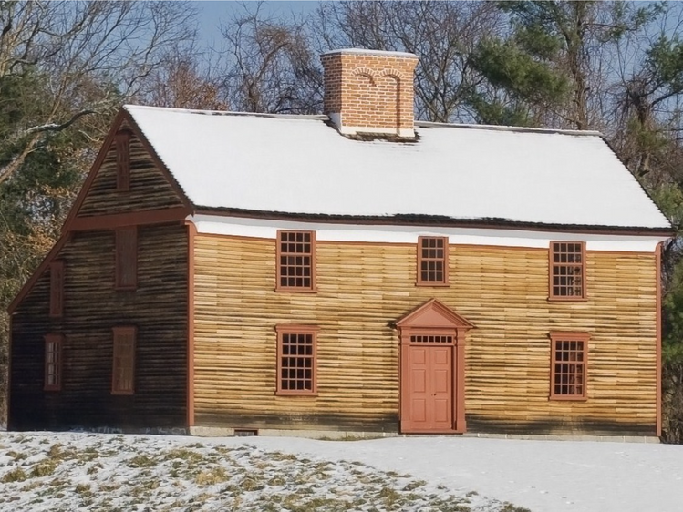 How to Restore Vintage Wood Siding on a Home