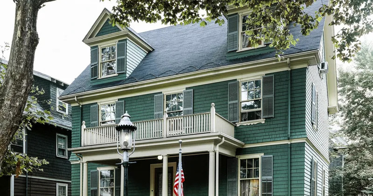 Illustration of Exterior Siding Replacement For Colonial Homes
