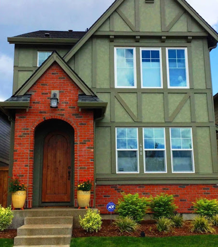 The Best 6 Red Orange Brick House Trim Colors 4